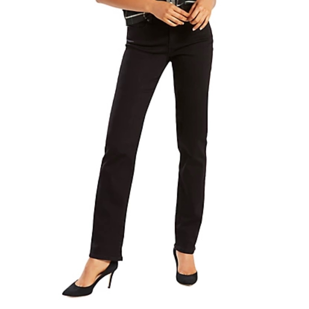 Womens black straight fit Levi’s